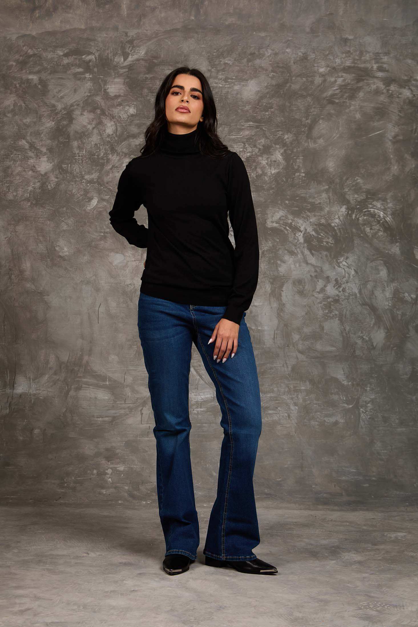 Women Regular Fit Pullover Black