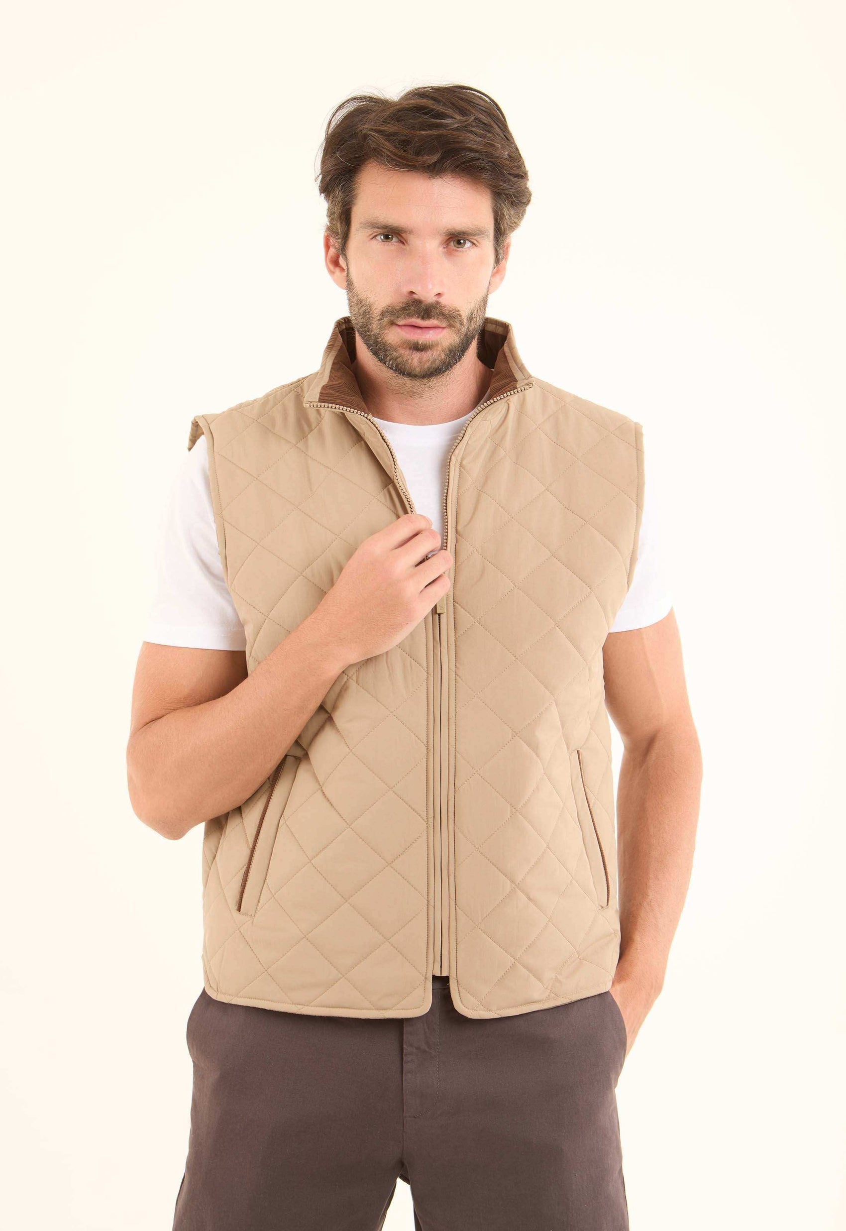 Elegant Quilted Zipped Vest with Pockets