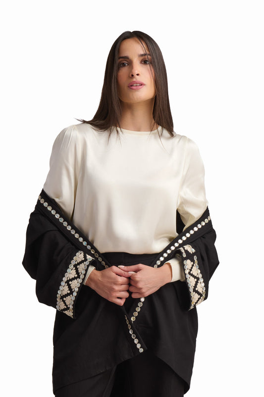بلوزة عاجية من الفيسكوز